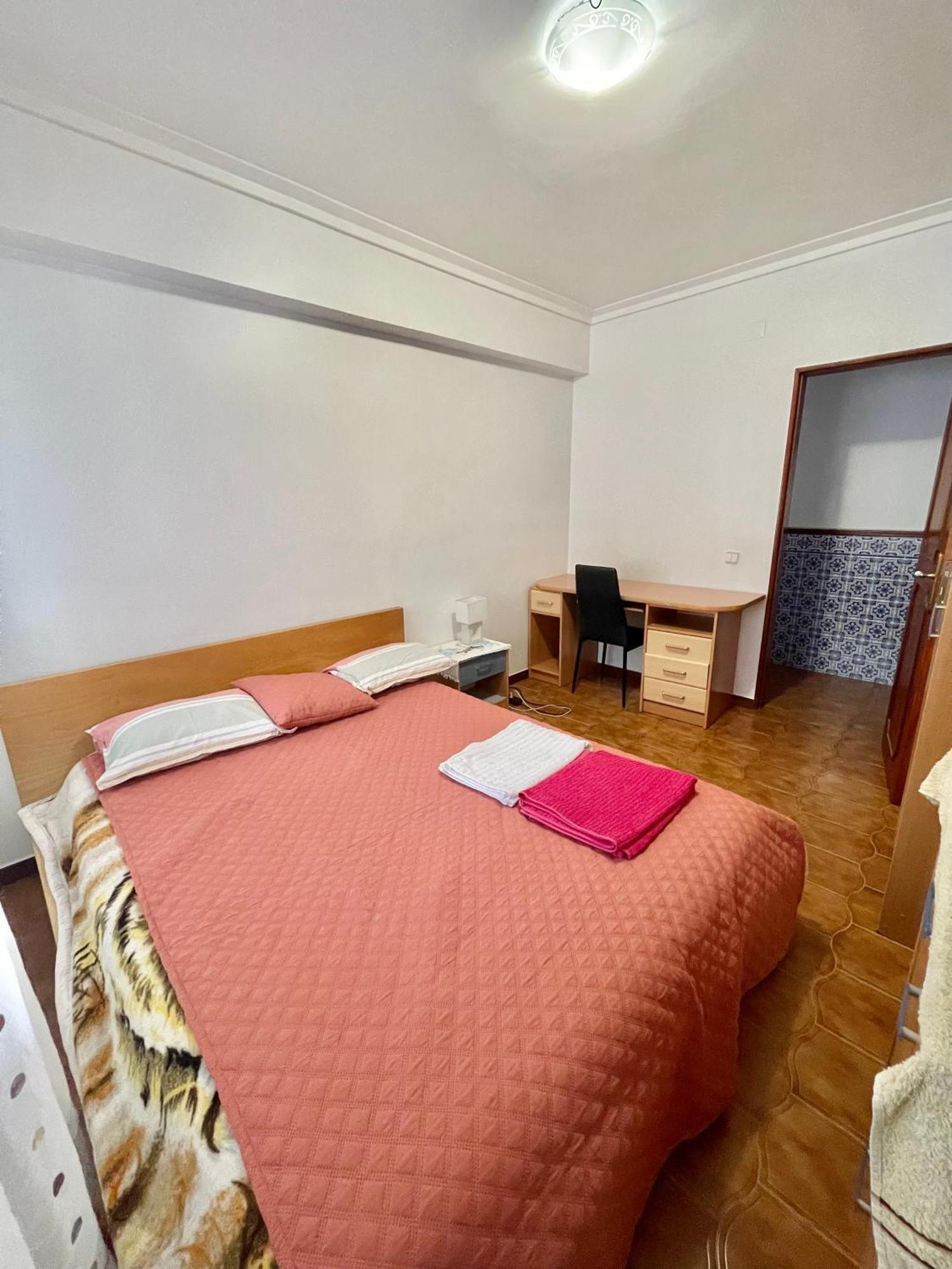 Quarto De Casal Acolhedor Laranjeiro  Экстерьер фото